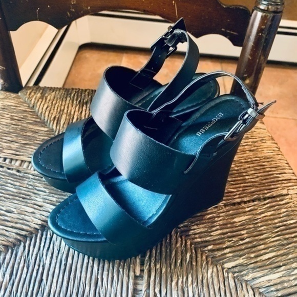 ✨🖤 Express Black Platform Wedge Sandals ✨🖤 Size 6✨🖤✨ - Picture 4 of 8